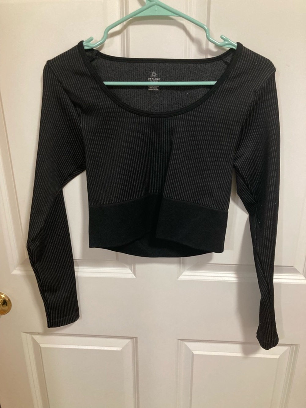 Offline Black Ribbed Long-Sleeve Cropped Top with Scoop Neck
